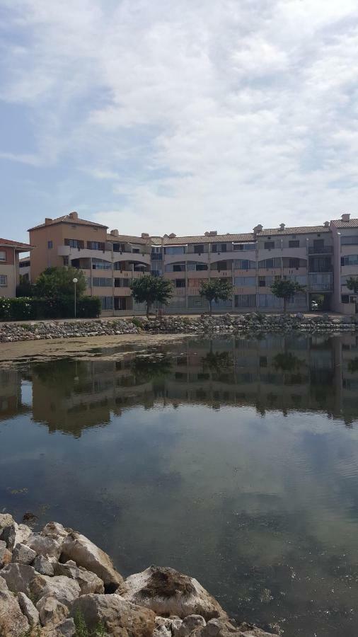 פור-א-נובל Appartement Le Flamant Rose מראה חיצוני תמונה